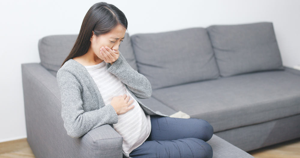 懷孕媽媽因孕吐而不適